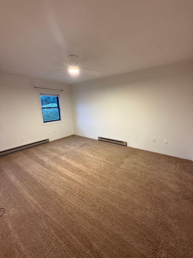 Jessup Apartment: Powell Ave