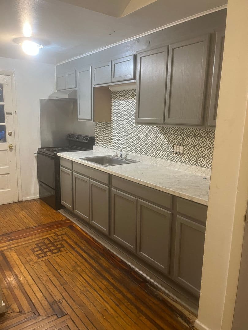 Scranton Apartment: 1607 Sanderson Ave