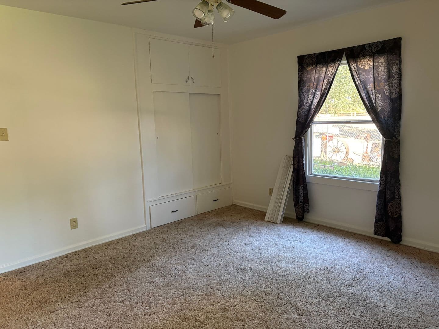 Paradise House: 5703 Chapel Drive