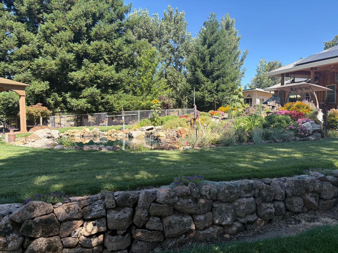 Paradise House: 5703 Chapel Drive