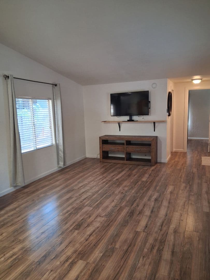 Magalia House: 14436 Carnegie Rd