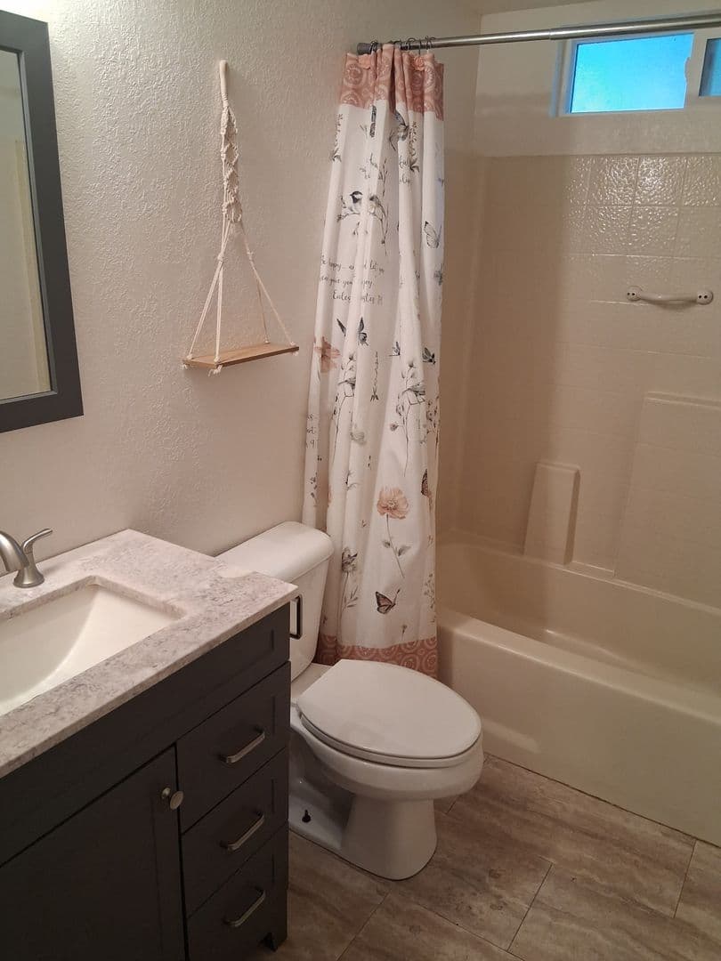 Magalia House: 14436 Carnegie Rd
