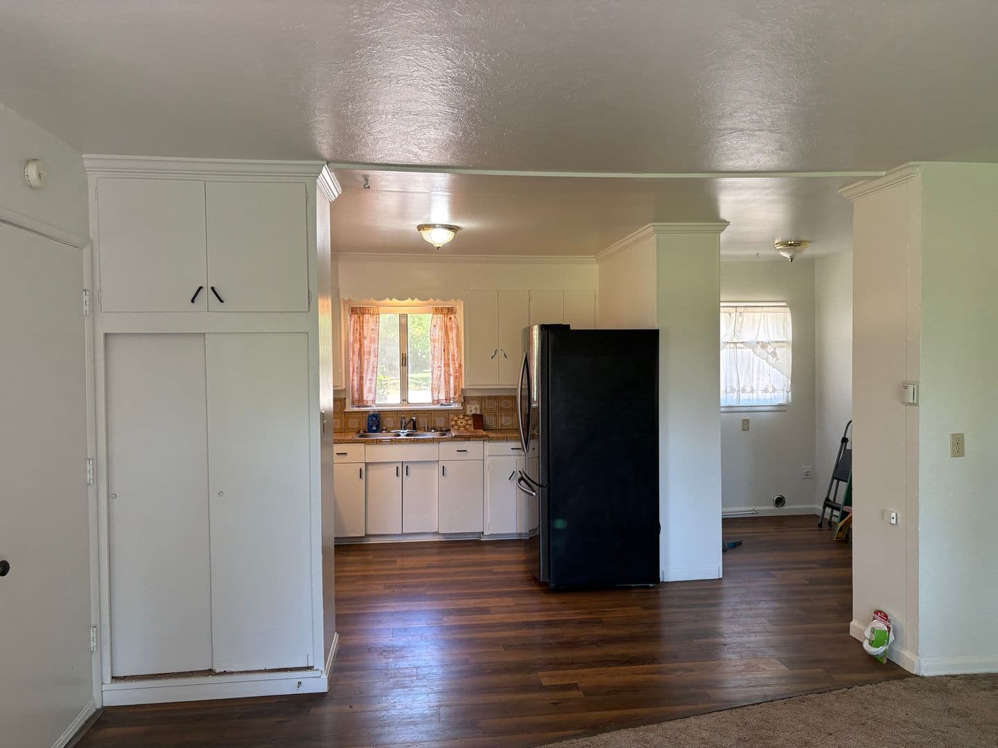Paradise House: 5703 Chapel Drive