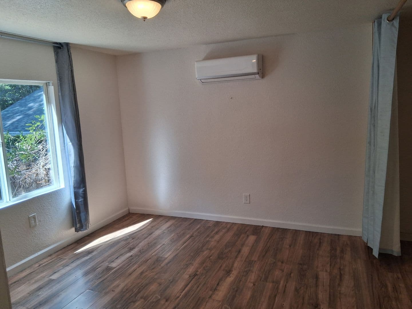 Magalia House: 14436 Carnegie Rd