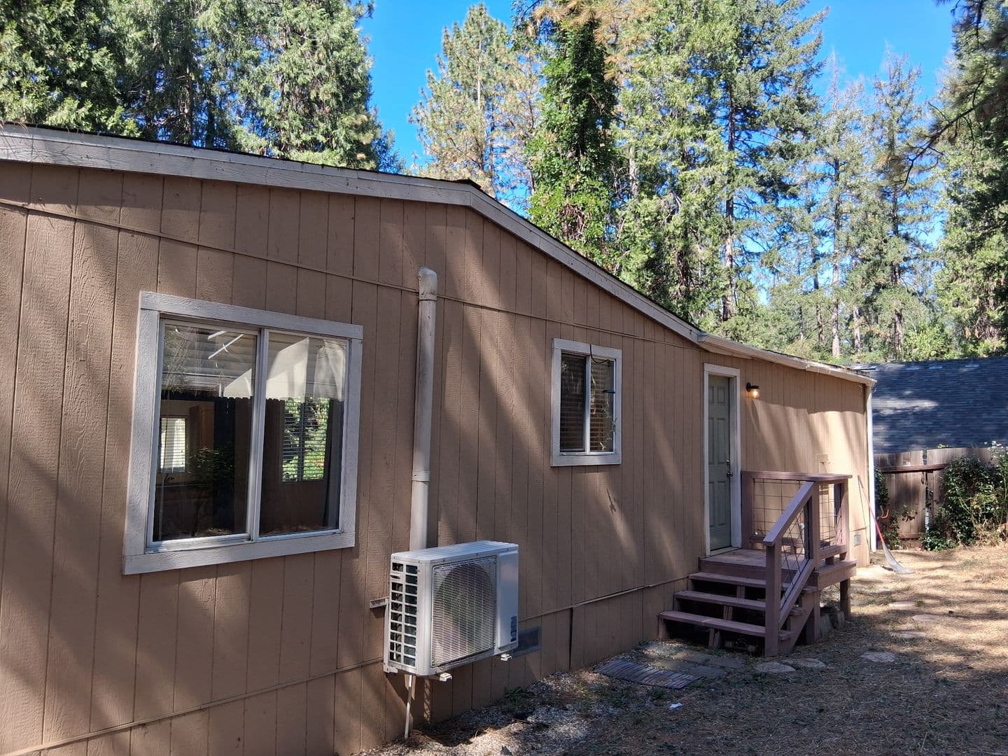 Magalia House: 14436 Carnegie Rd