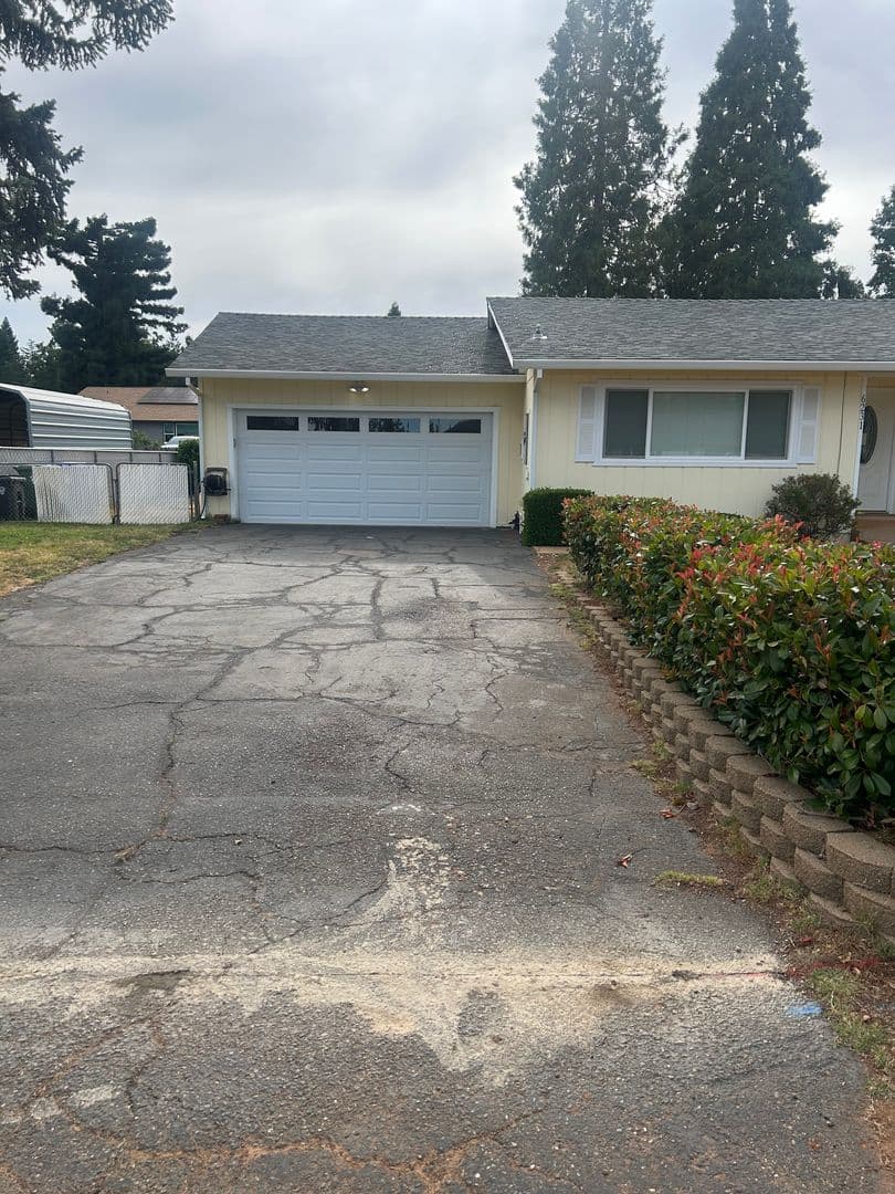 Paradise House: 6231 Forest Lane