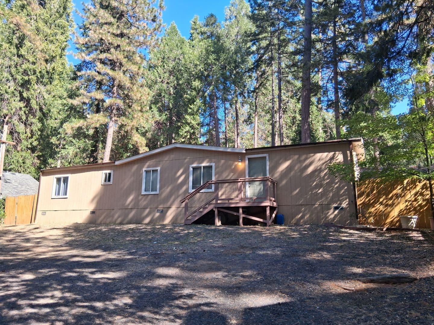Magalia House: 14436 Carnegie Rd