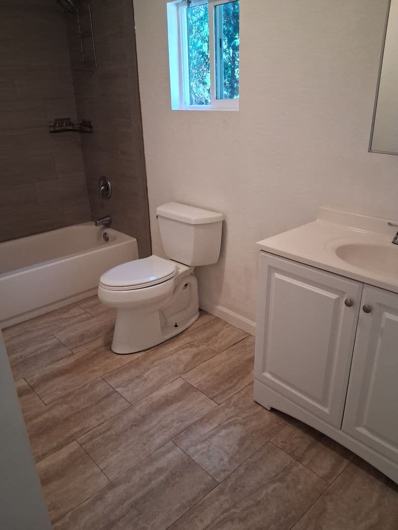 Magalia House: 14436 Carnegie Rd