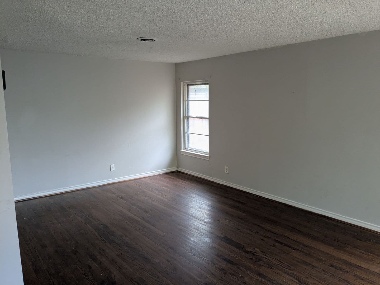 Dallas House: 10545 Channel