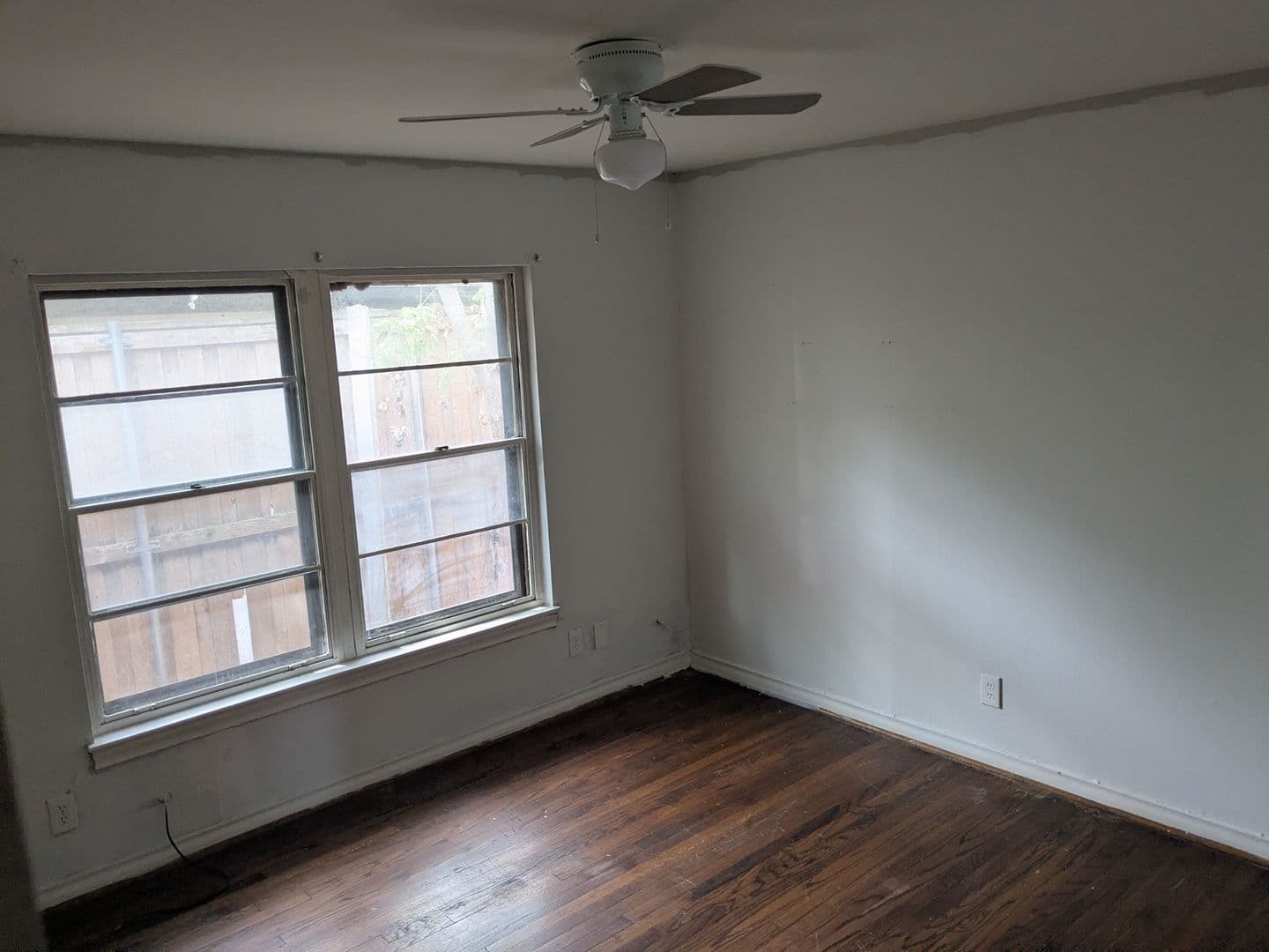 Dallas House: 10545 Channel