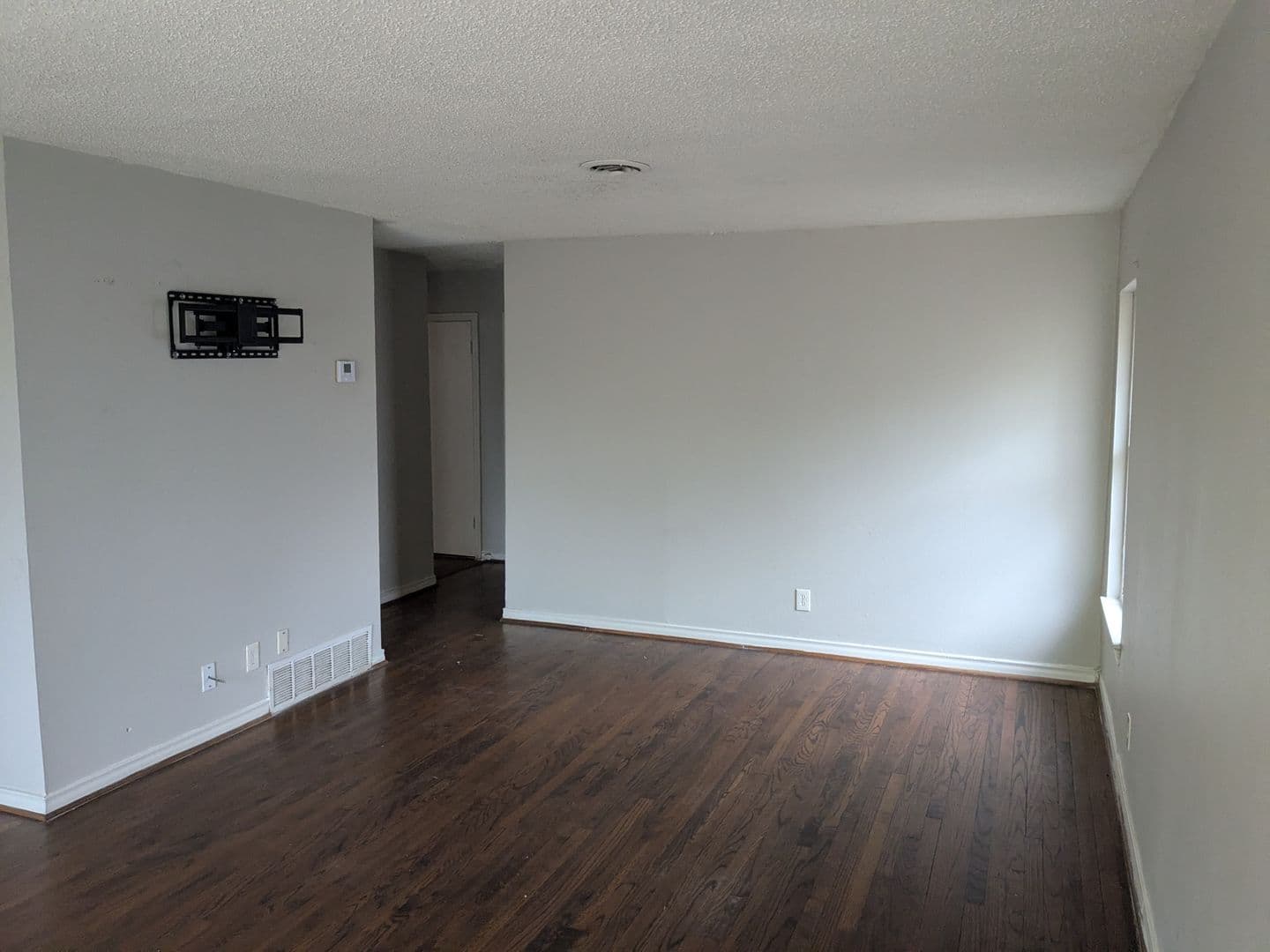 Dallas House: 10545 Channel