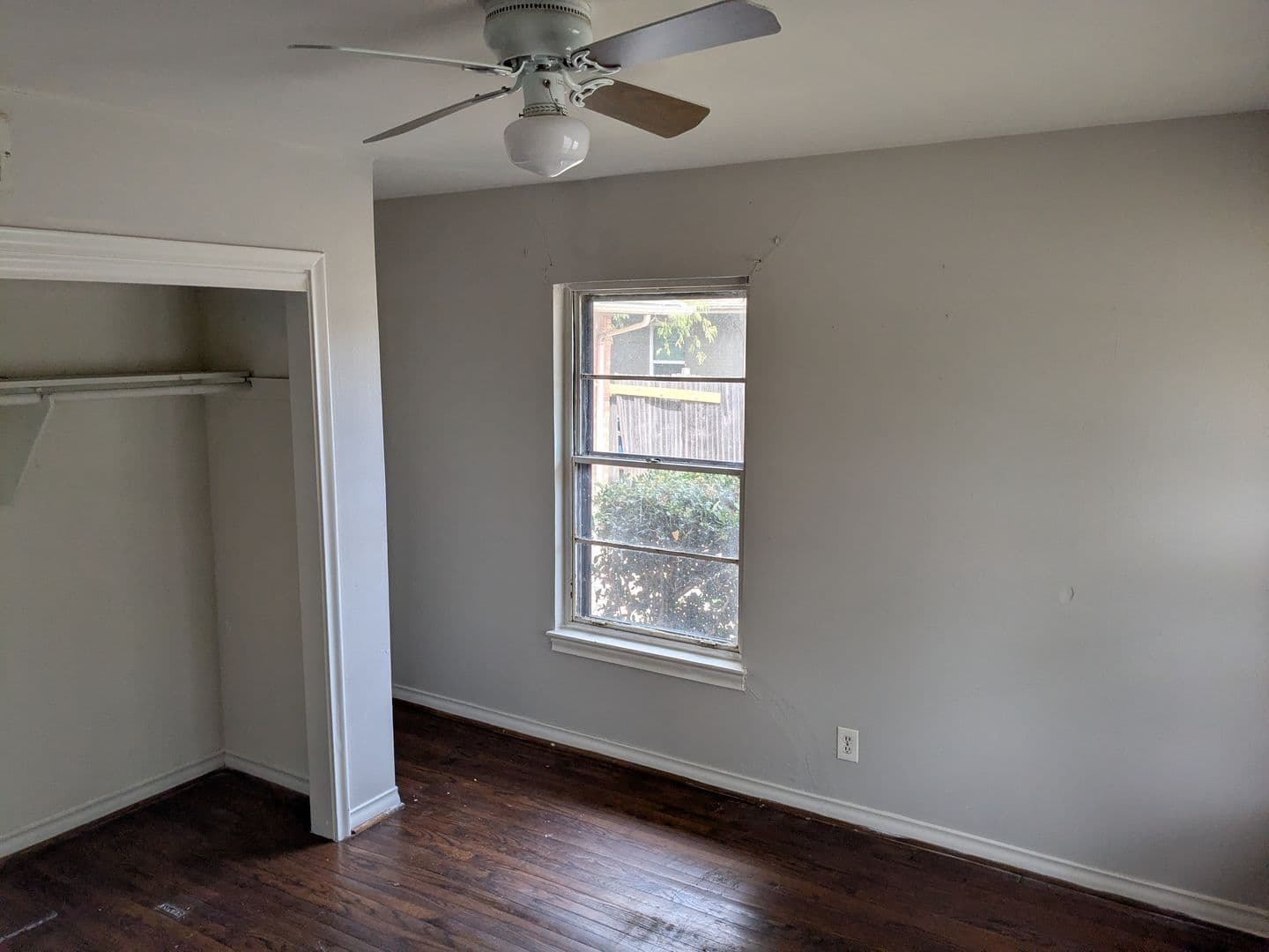 Dallas House: 10545 Channel