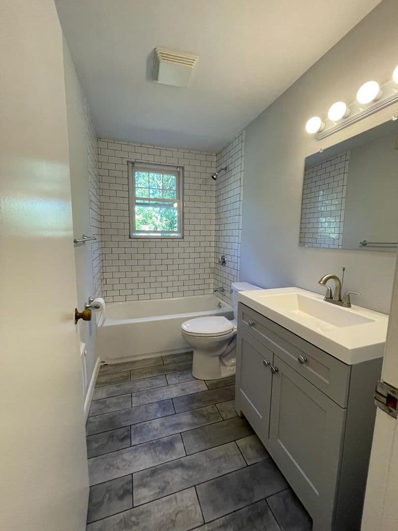 Arlington Apartment: 19-21 Orient Ave