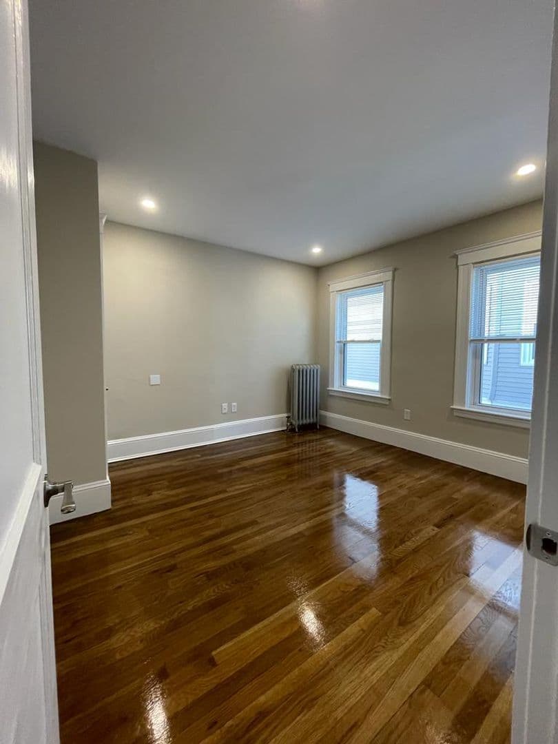 Arlington Apartment: 37-39 Lafayette St