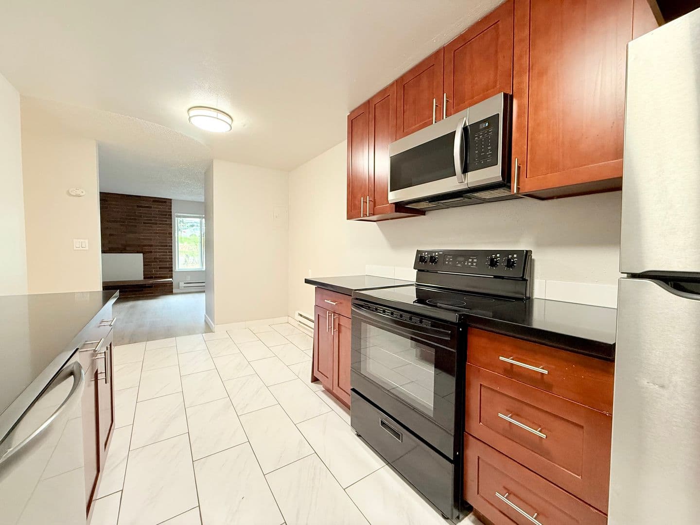 Kent Apartment: 24853-96th Ave. S.