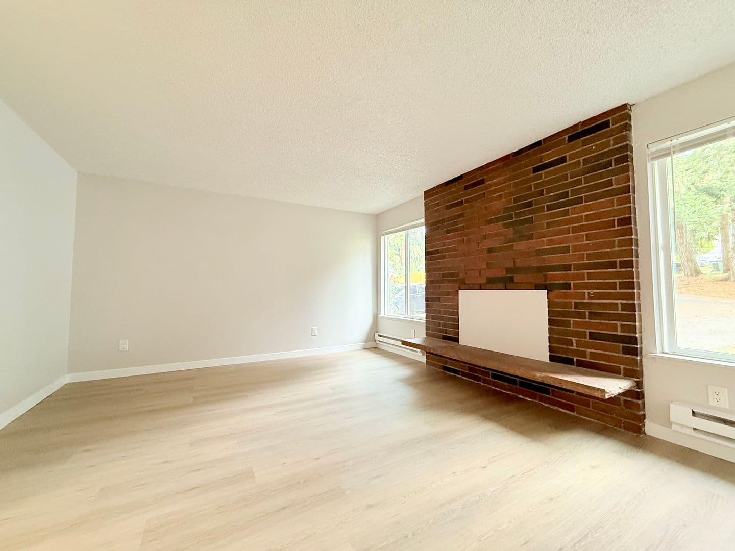 Kent Apartment: 24853-96th Ave. S.