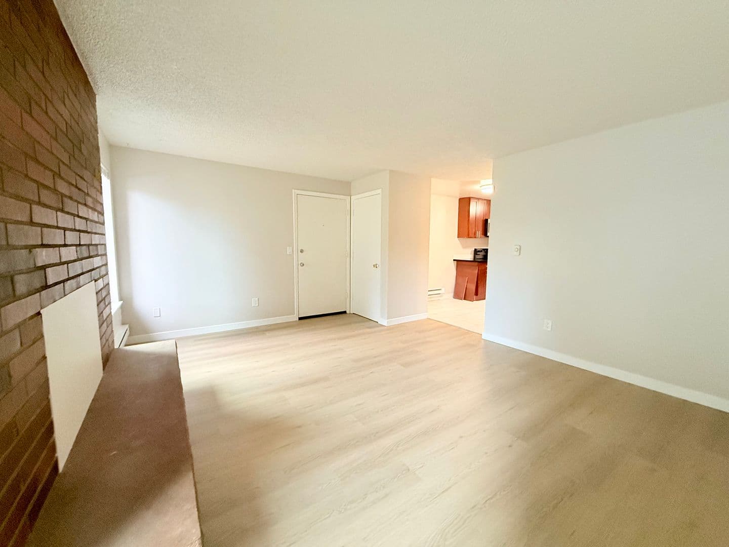 Kent Apartment: 24853-96th Ave. S.