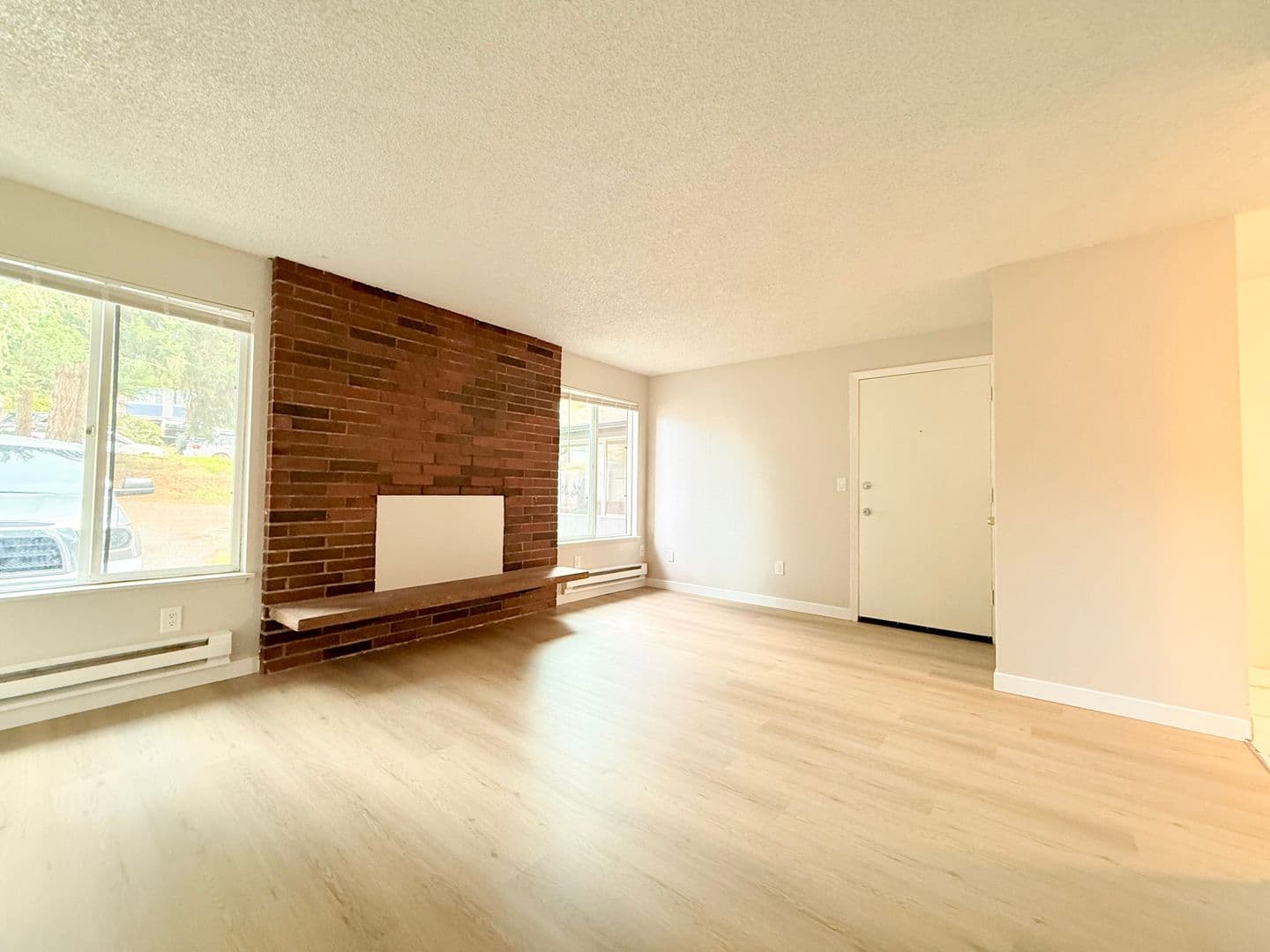 Kent Apartment: 24853-96th Ave. S.