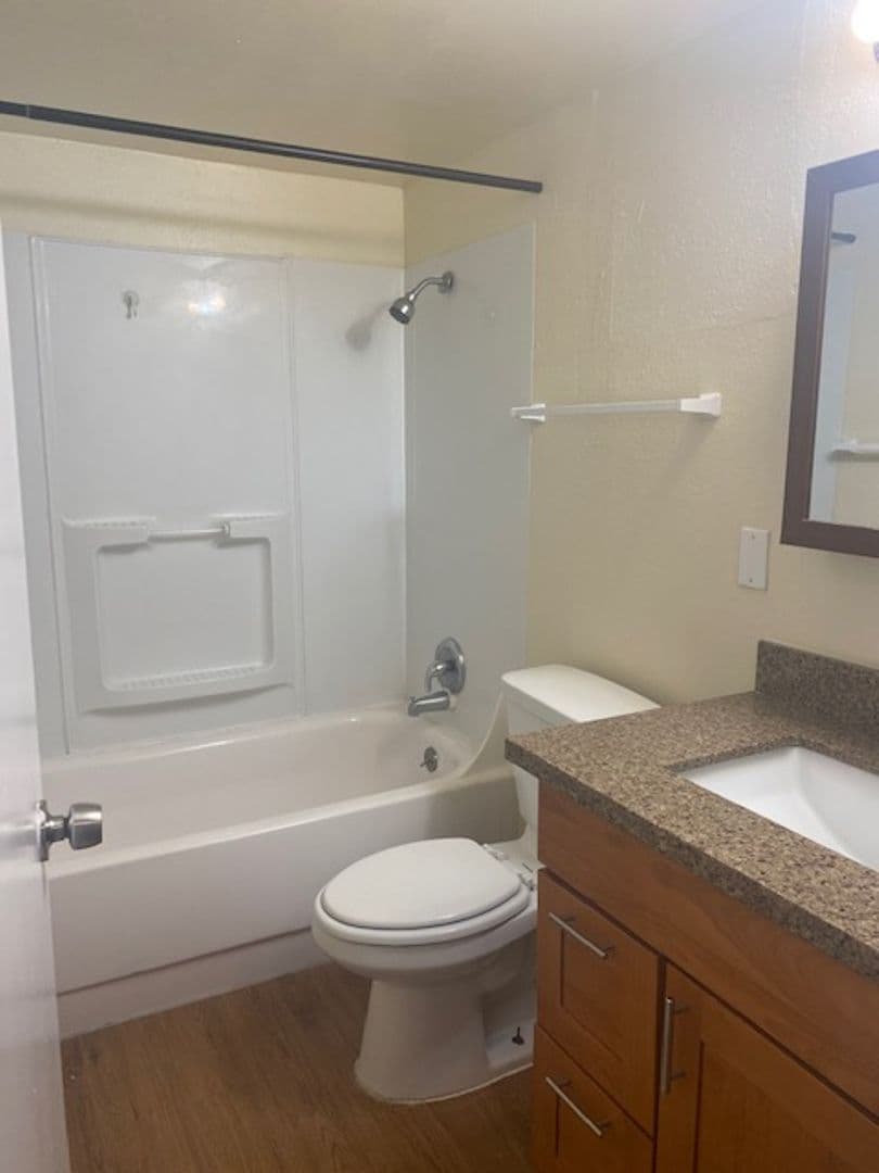 Kent Apartment: 308 Summit Ave. N.