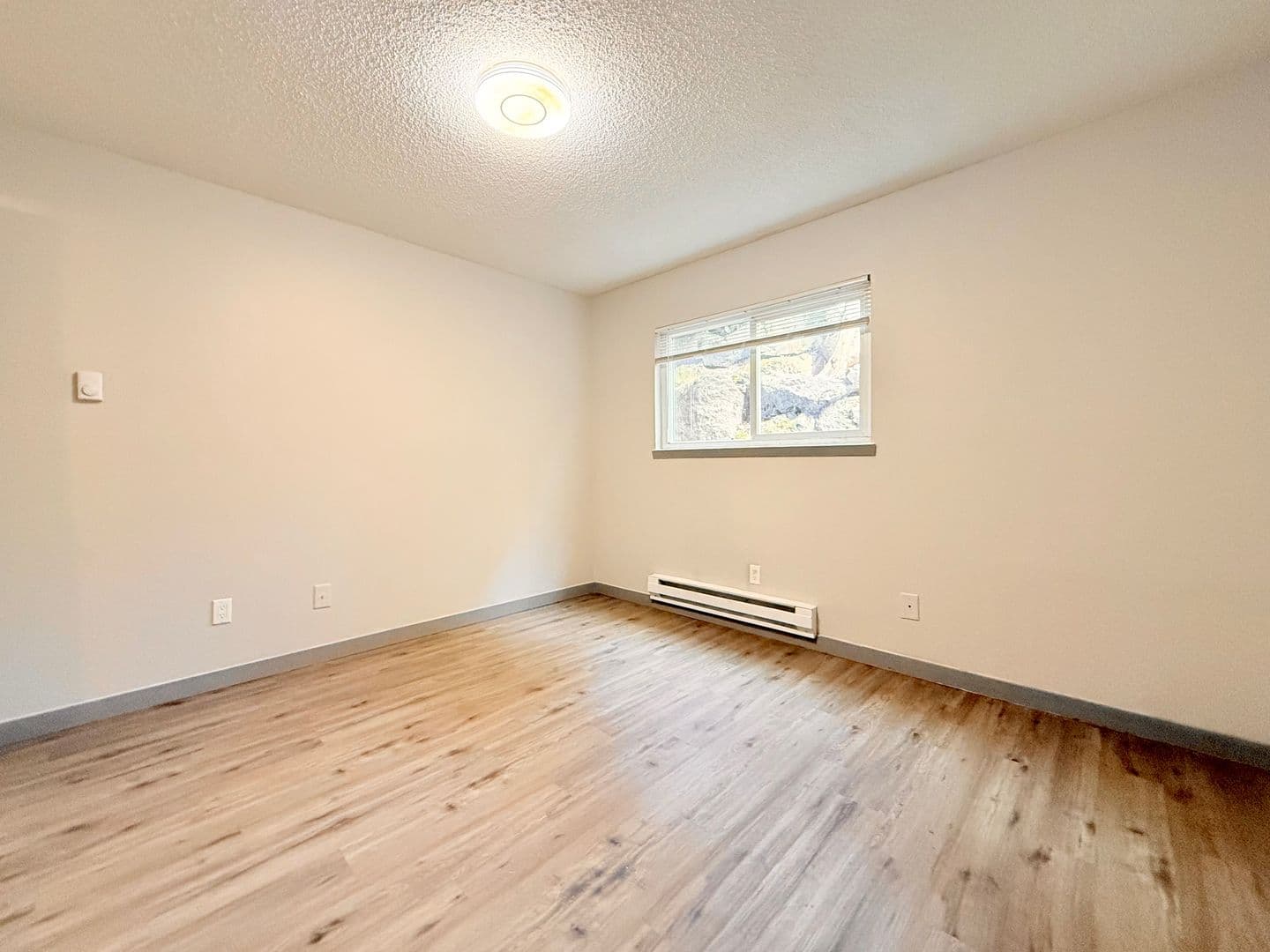 Kent Apartment: 308 Summit Ave. N.