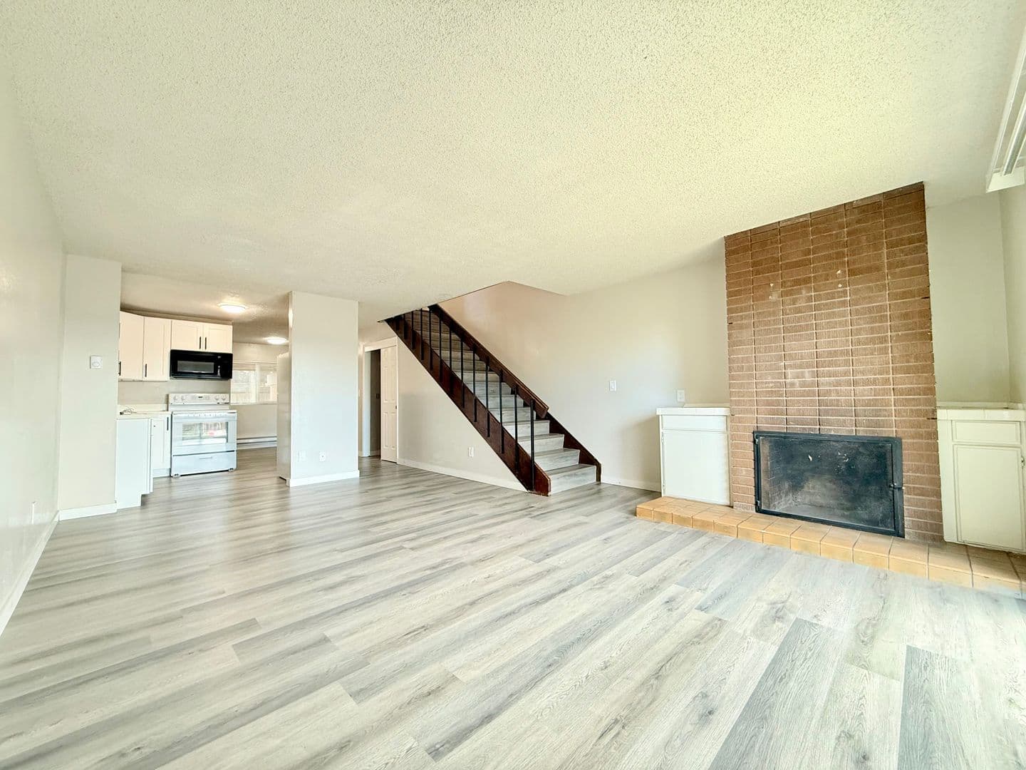 Kent Apartment: 308 Summit Ave. N.