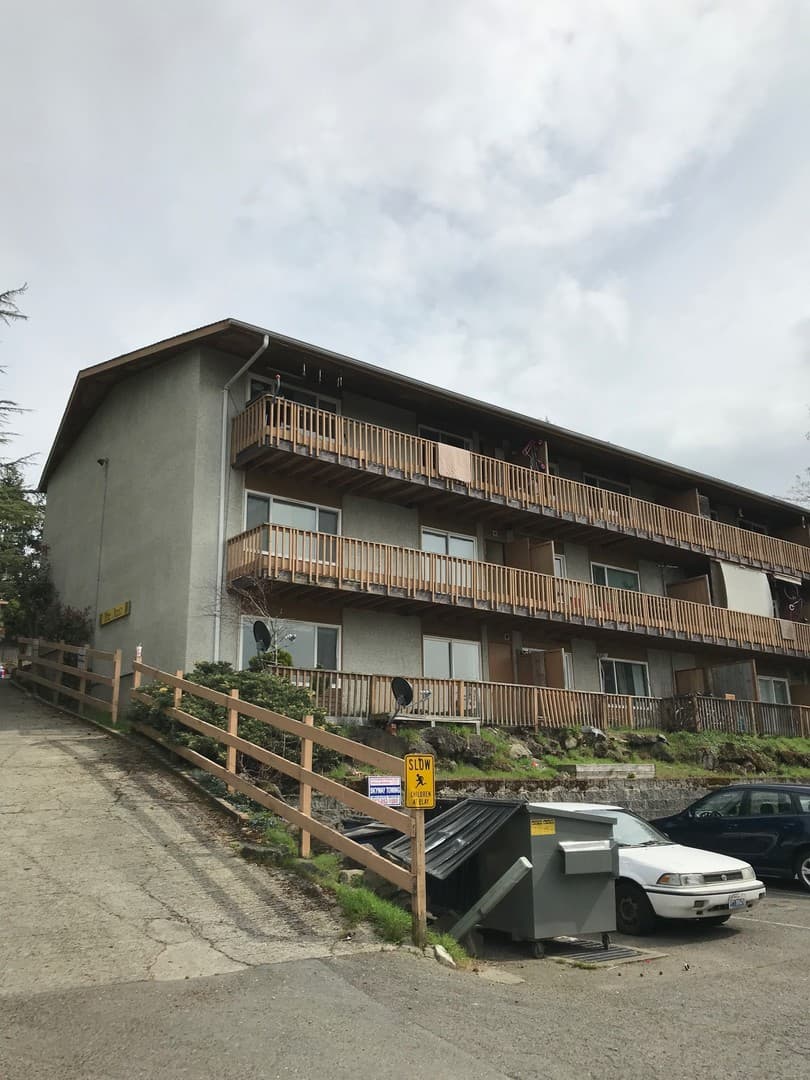 Kent Apartment: 308 Summit Ave. N.