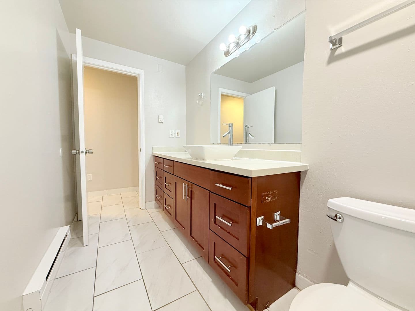 Kent Apartment: 24853-96th Ave. S.