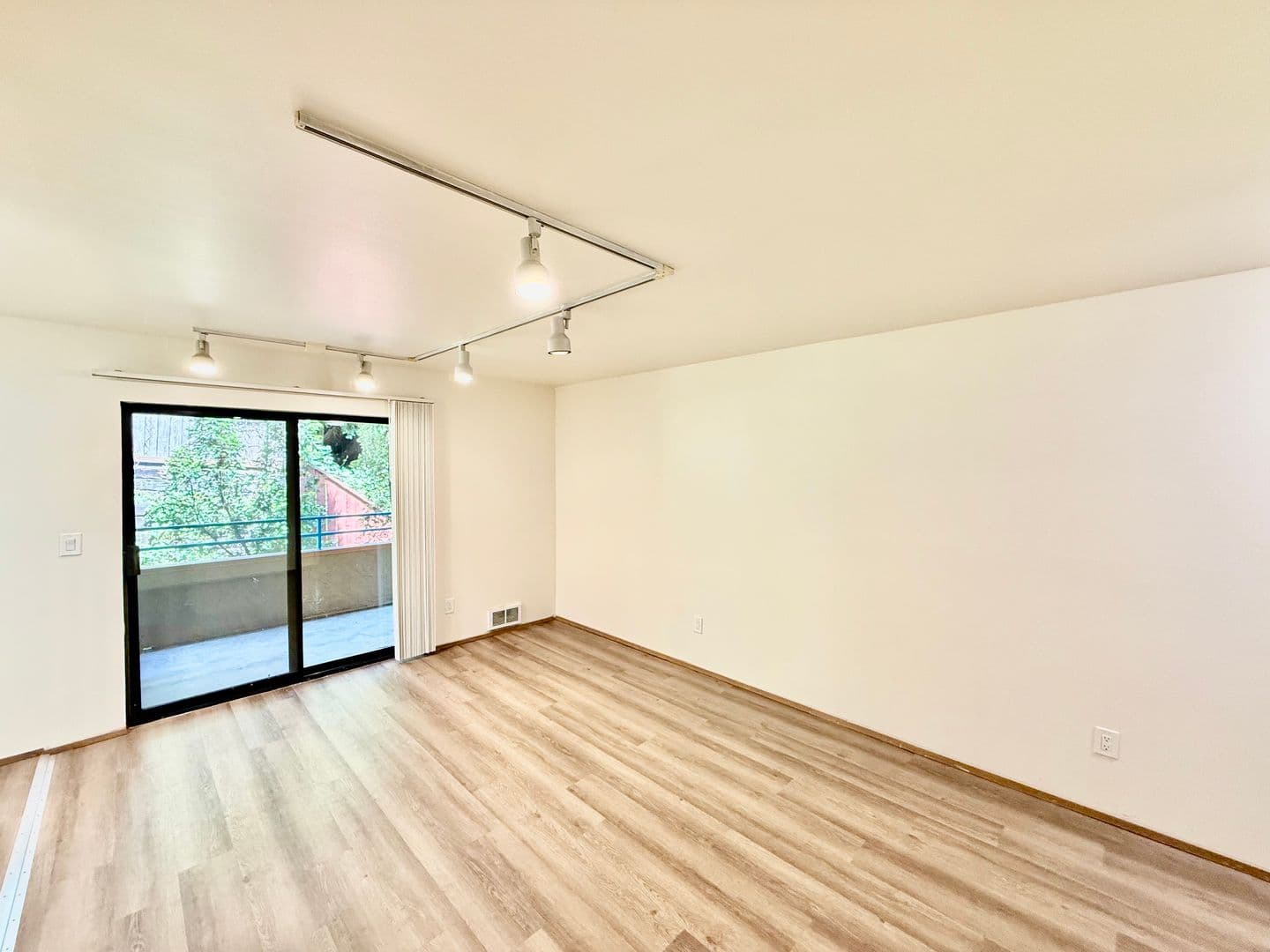 Seattle Apartment: 2251 NE Blakeley St.