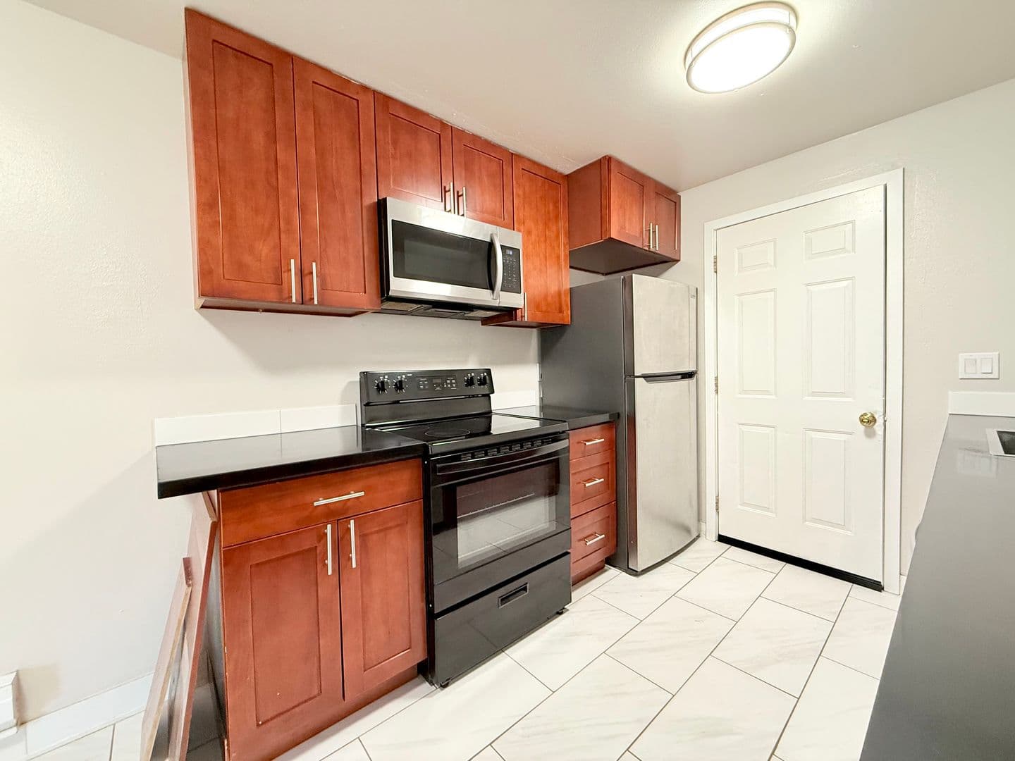 Kent Apartment: 24853-96th Ave. S.