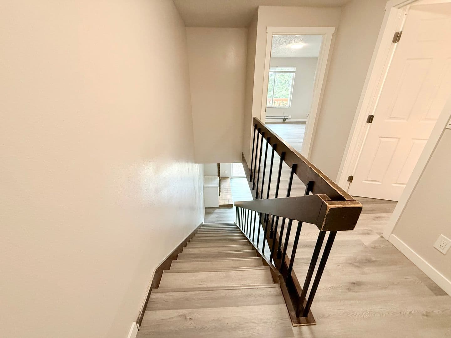 Kent Apartment: 308 Summit Ave. N.