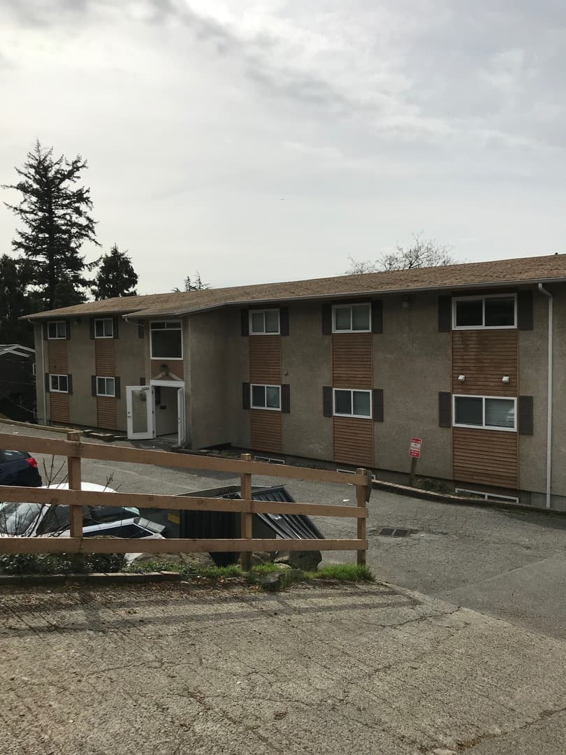 Kent Apartment: 308 Summit Ave. N.