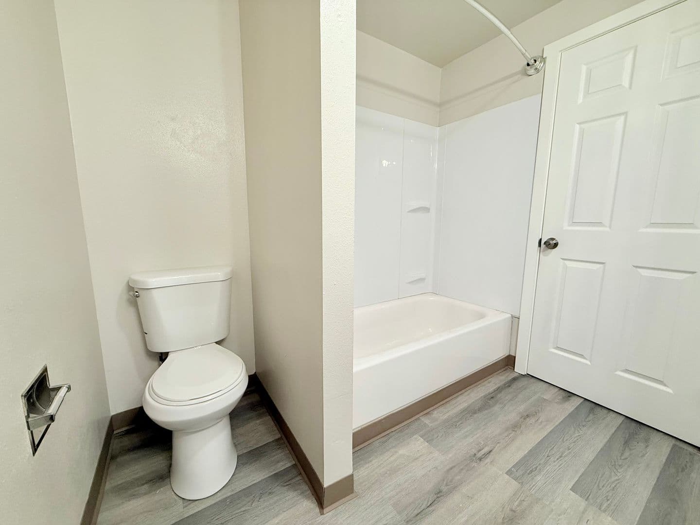 Kent Apartment: 308 Summit Ave. N.