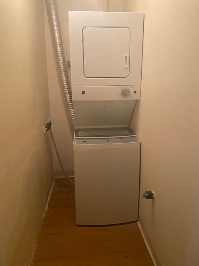Kent Apartment: 308 Summit Ave. N.