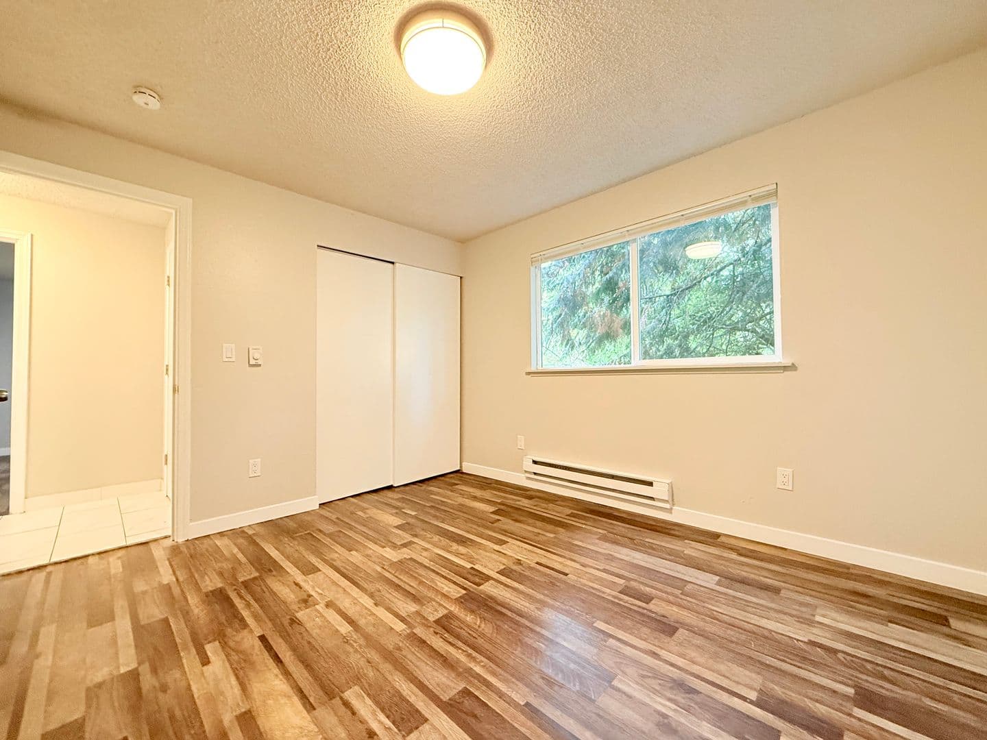 Kent Apartment: 24853-96th Ave. S.