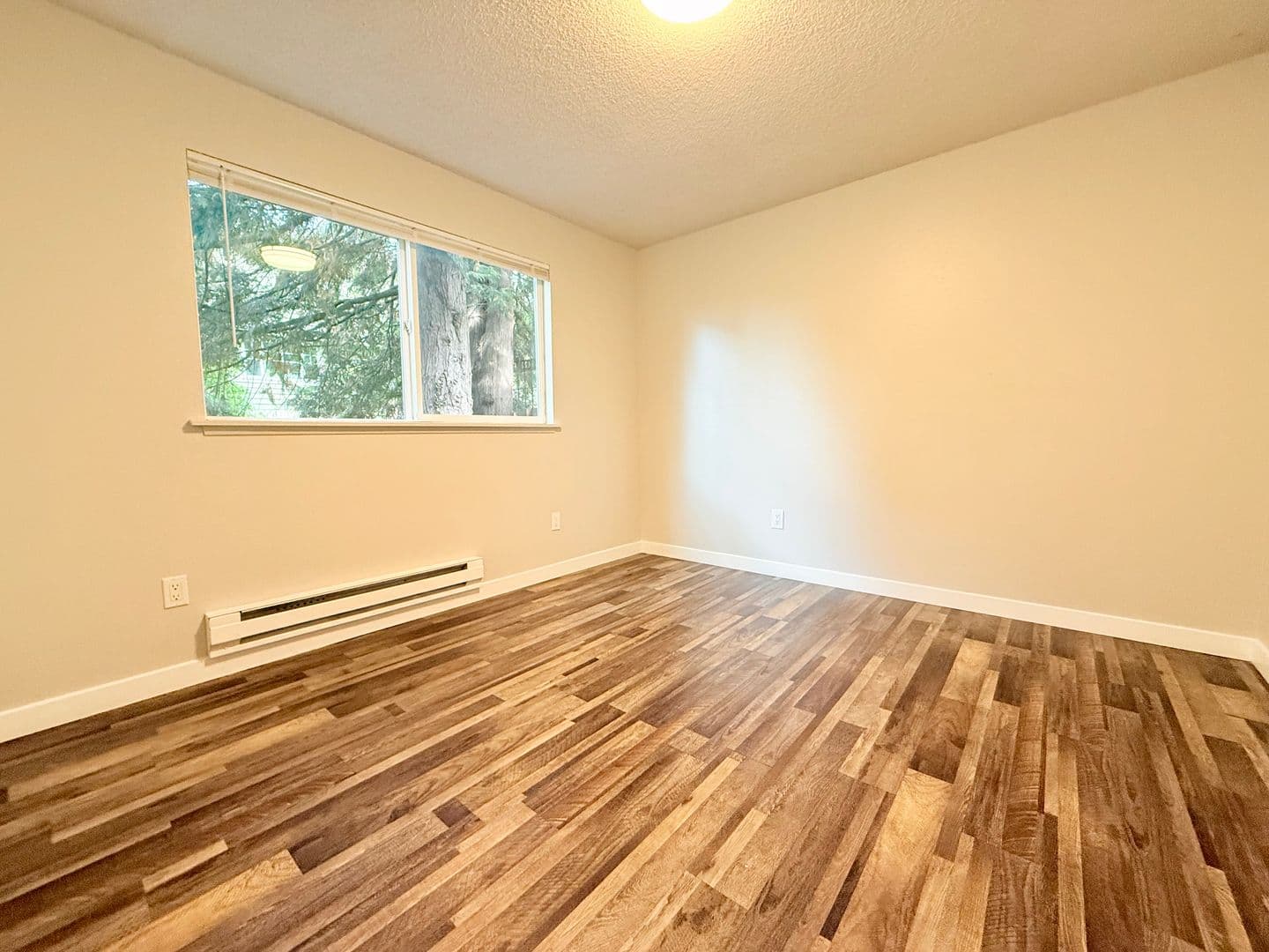Kent Apartment: 24853-96th Ave. S.