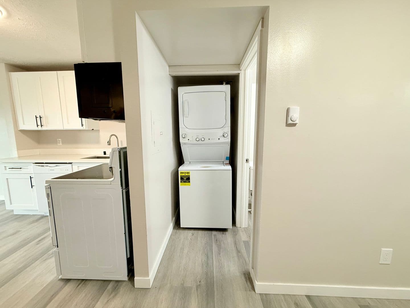 Kent Apartment: 308 Summit Ave. N.