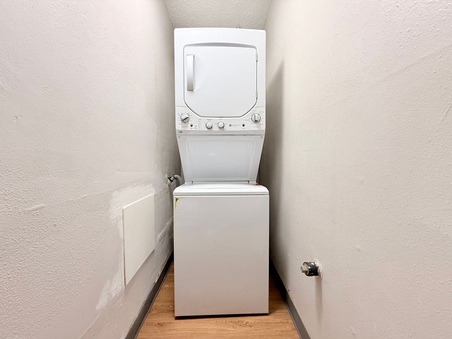 Kent Apartment: 308 Summit Ave. N.