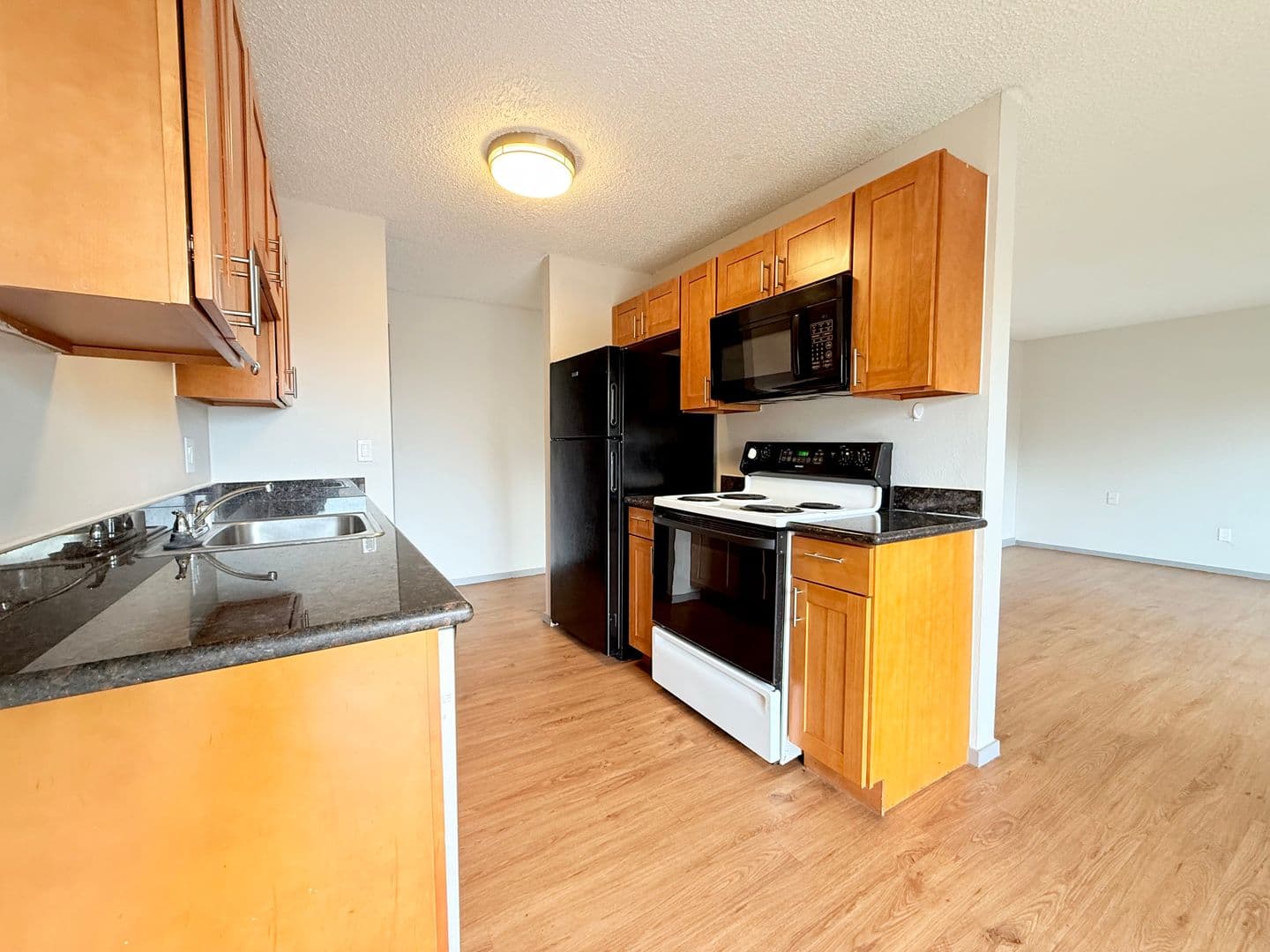 Kent Apartment: 308 Summit Ave. N.