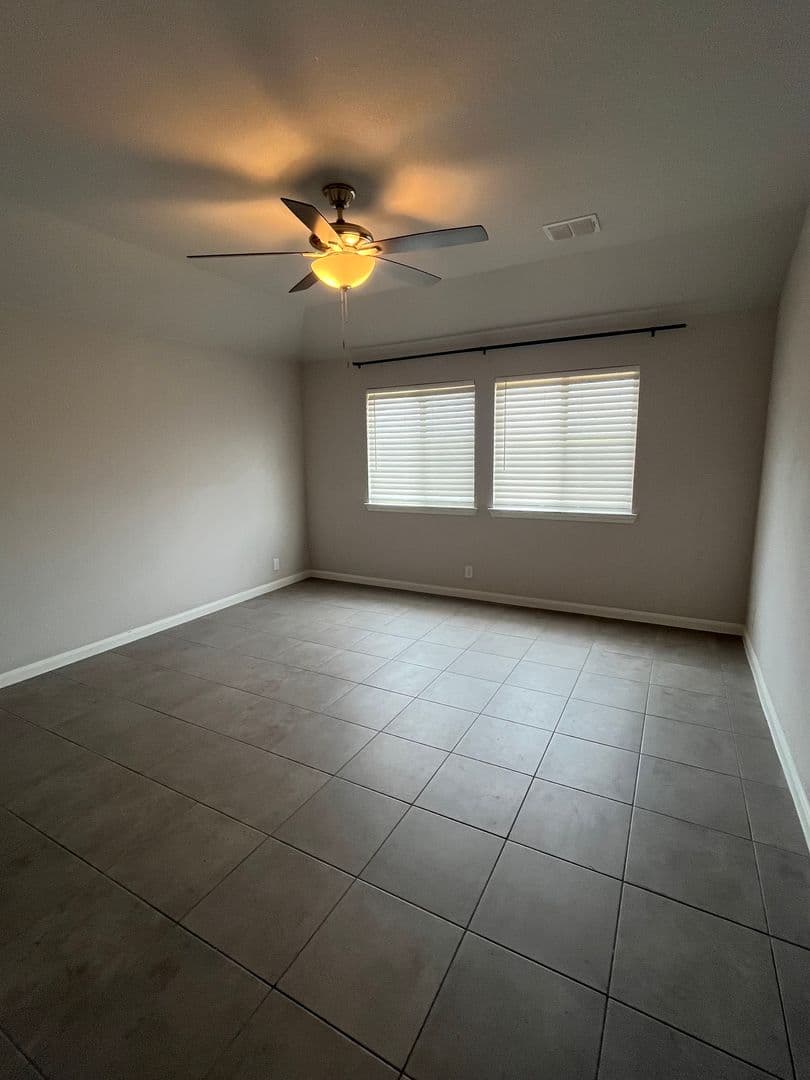 Alvarado House: 1141 Nighthawk Trl