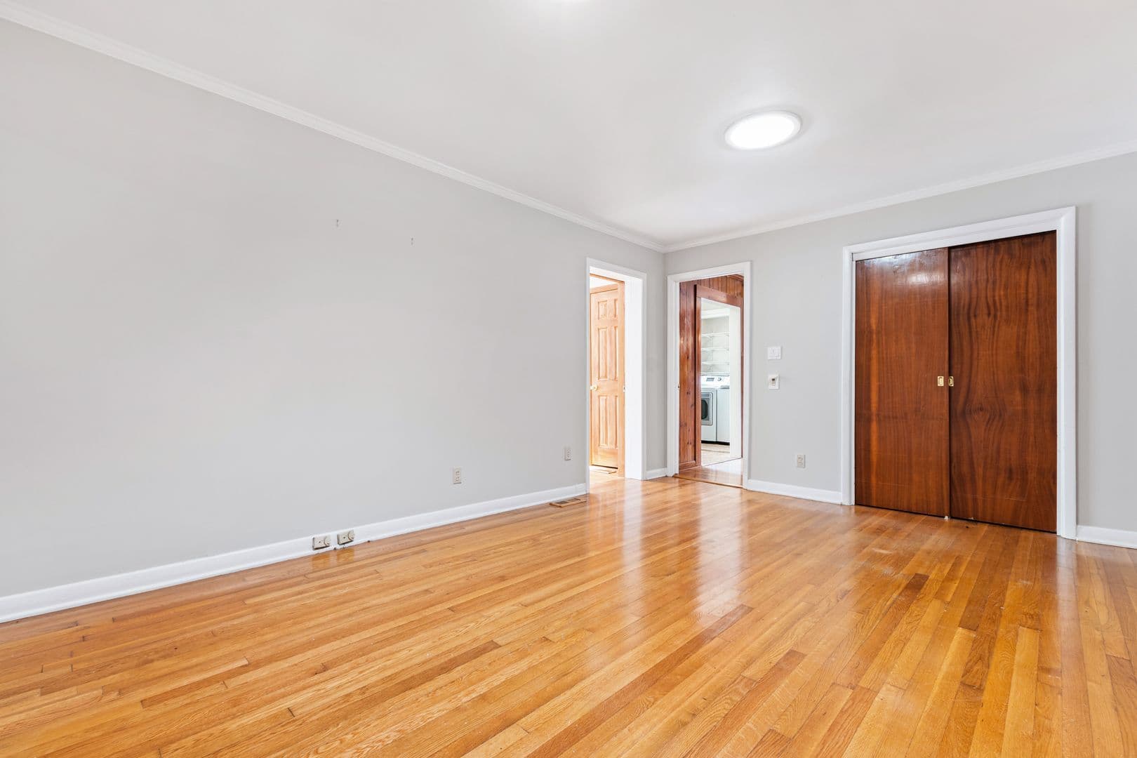 Raleigh House: 5270 Six Forks Rd