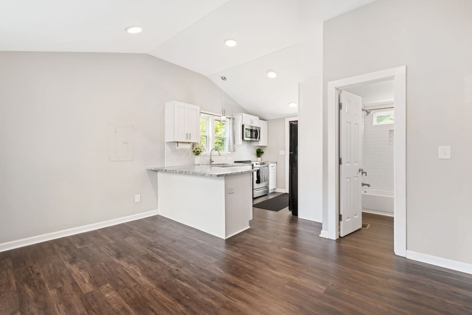 Holly Springs House: 221 Turner St