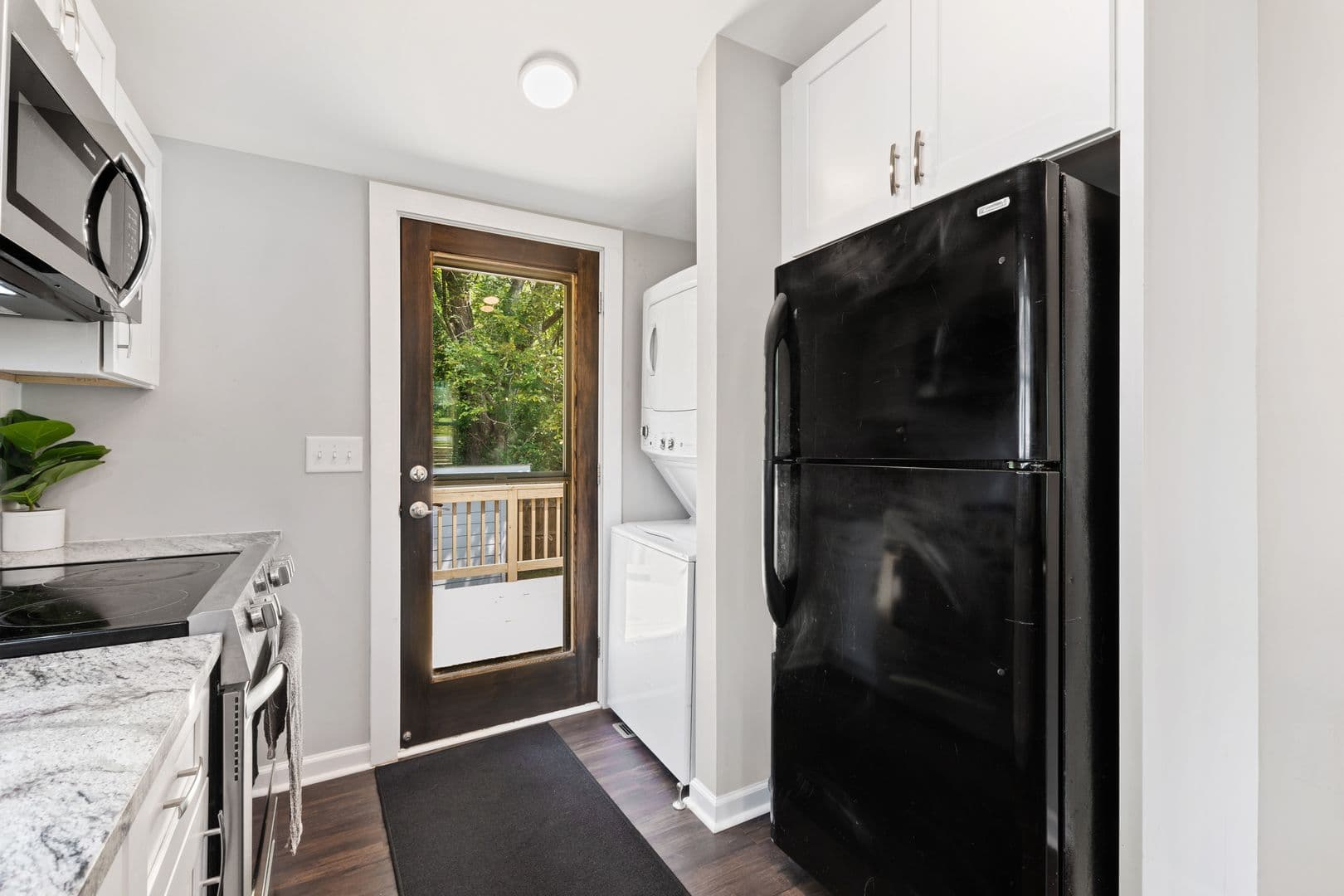 Holly Springs House: 221 Turner St