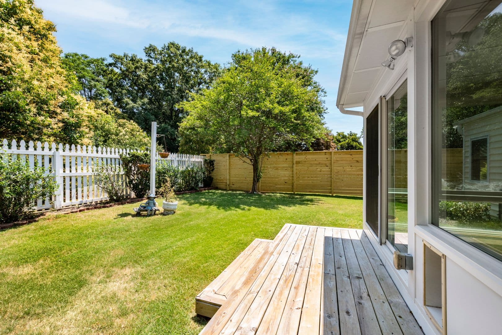 Raleigh House: 5270 Six Forks Rd