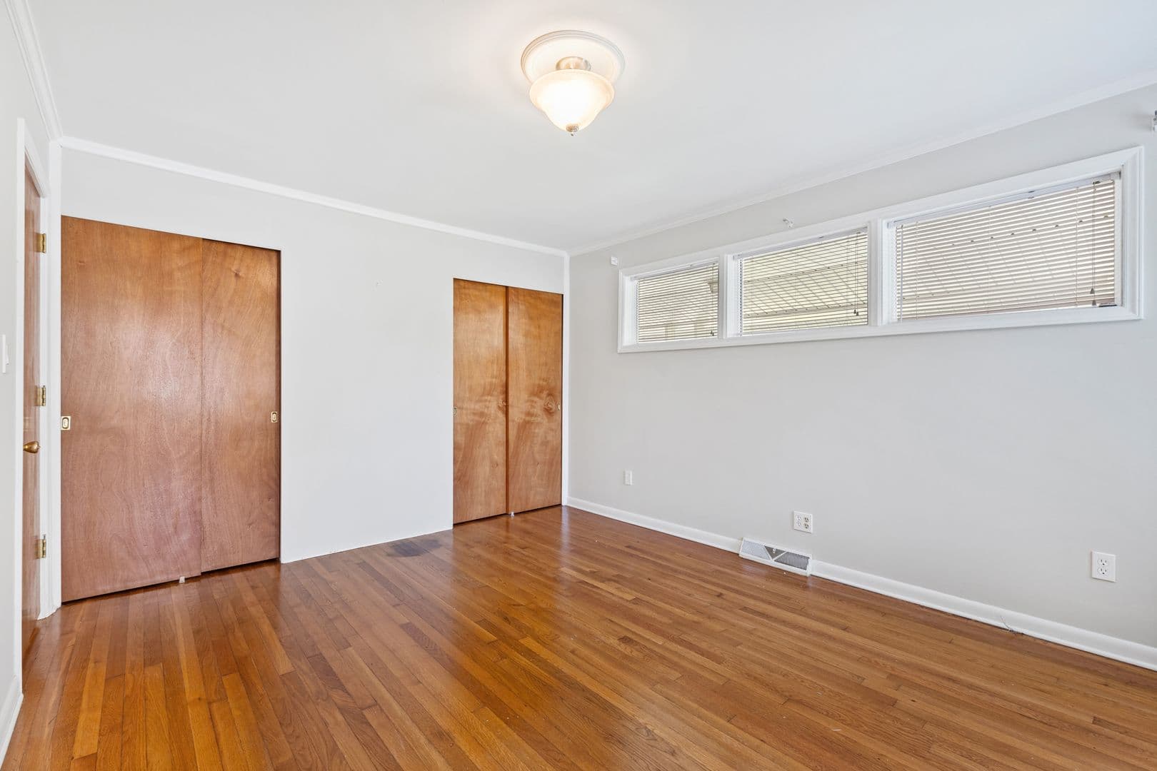 Raleigh House: 5270 Six Forks Rd