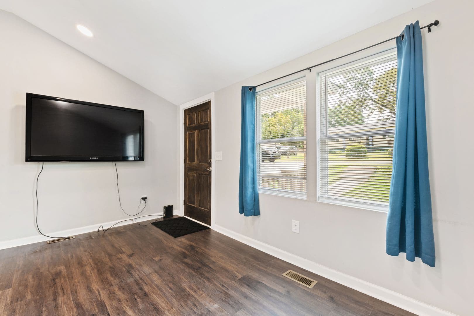 Holly Springs House: 221 Turner St