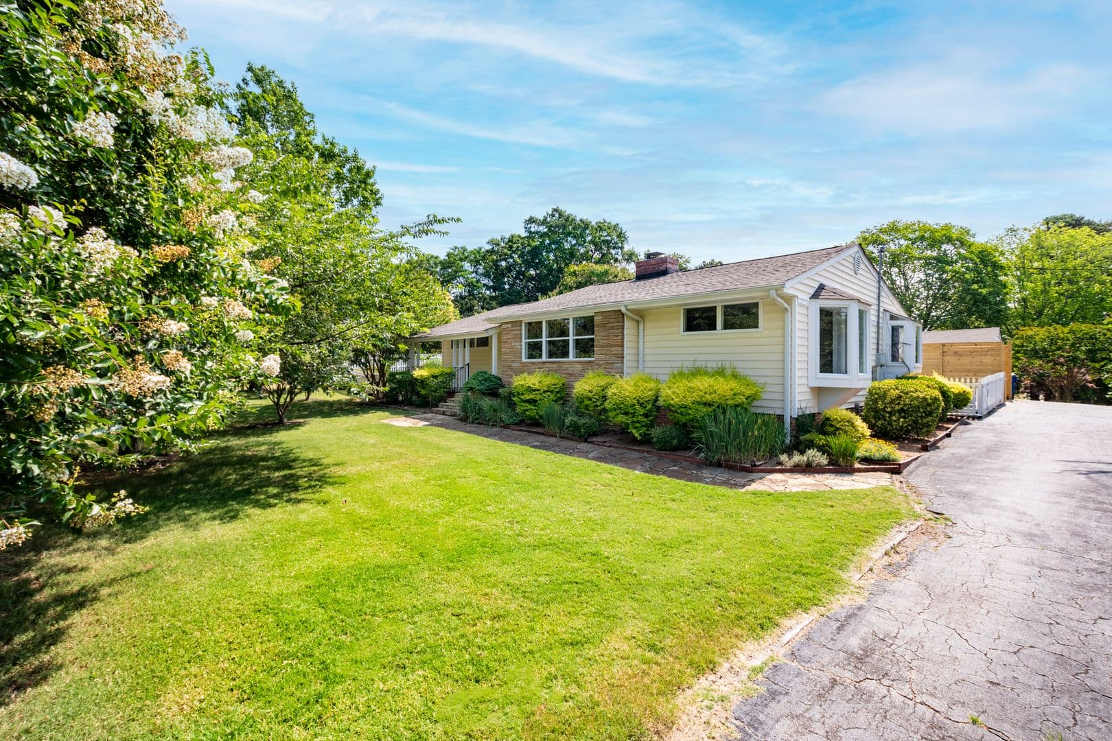 Raleigh House: 5270 Six Forks Rd