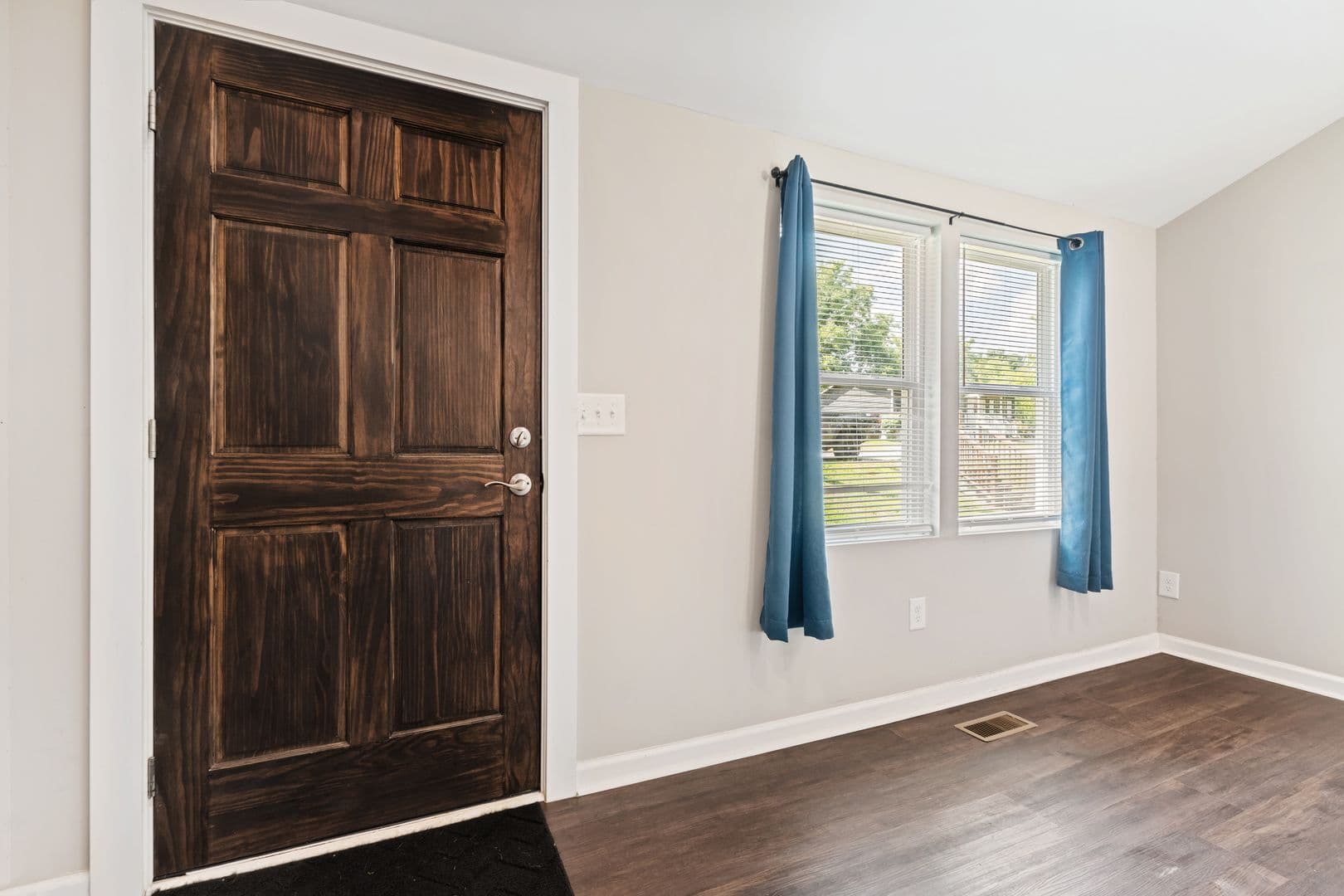 Holly Springs House: 221 Turner St