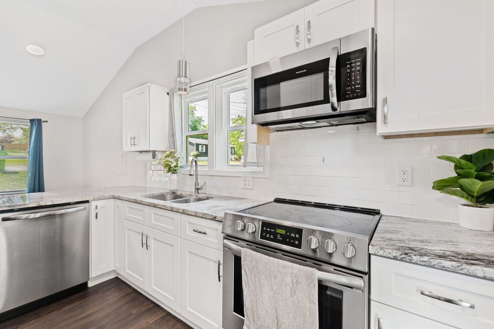 Holly Springs House: 221 Turner St