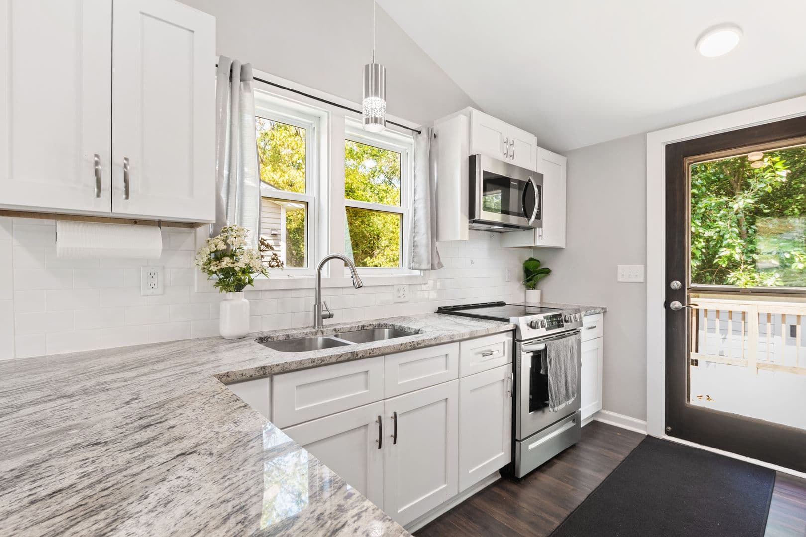 Holly Springs House: 221 Turner St