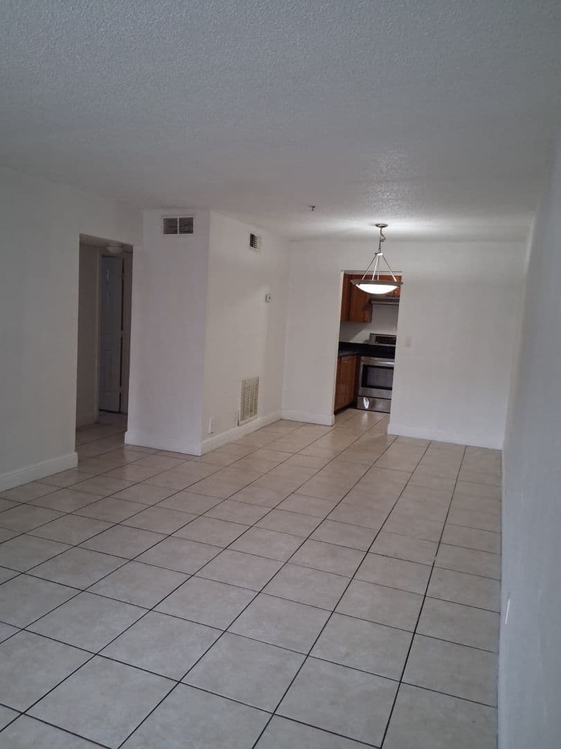 Plantation House: 4251 NW 5th Street #112